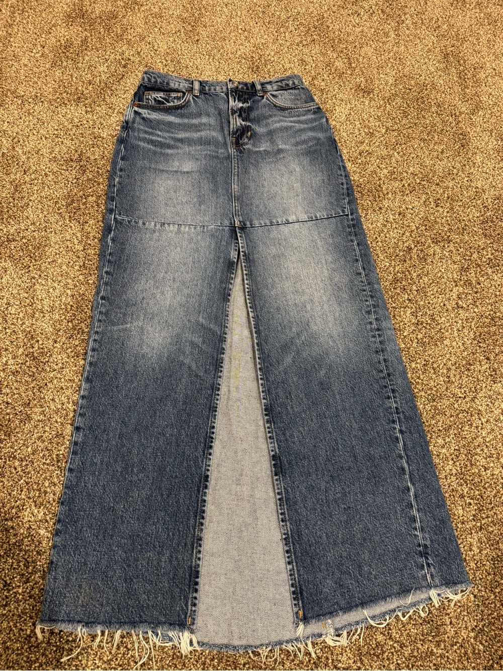 Reformation women’s Tazz Maxi Denim Jean Skirt Size 24 Distressed Hem 39” Long